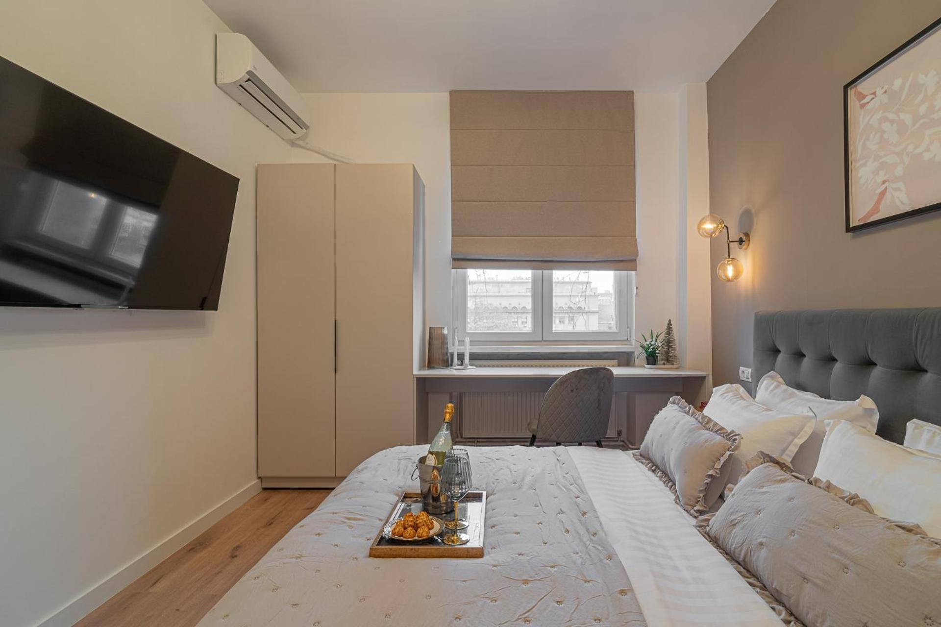 Loggia & Luxe 5Br Penthouse In Universitatii Area 布加勒斯特 外观 照片