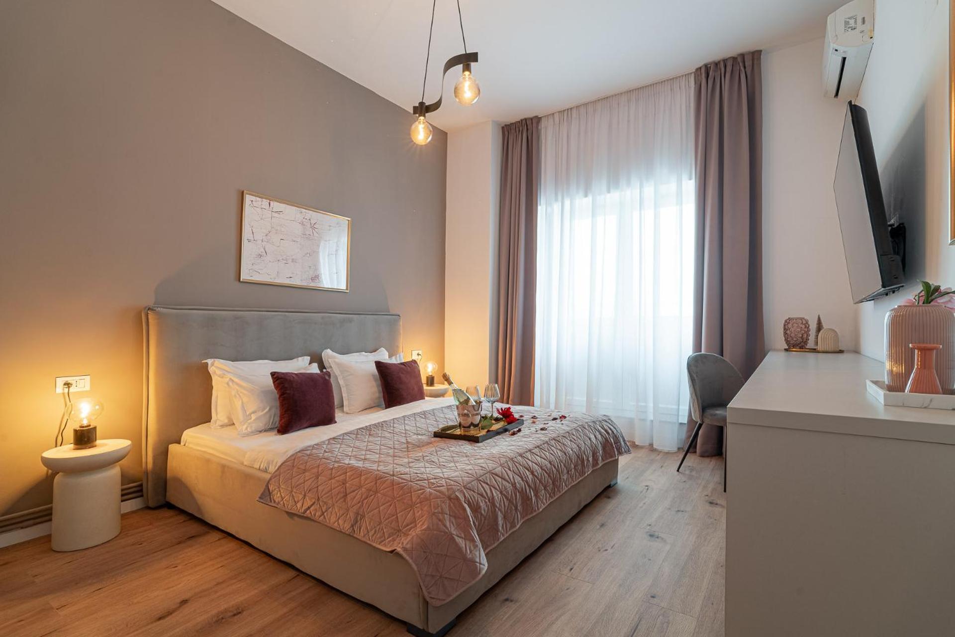 Loggia & Luxe 5Br Penthouse In Universitatii Area 布加勒斯特 外观 照片