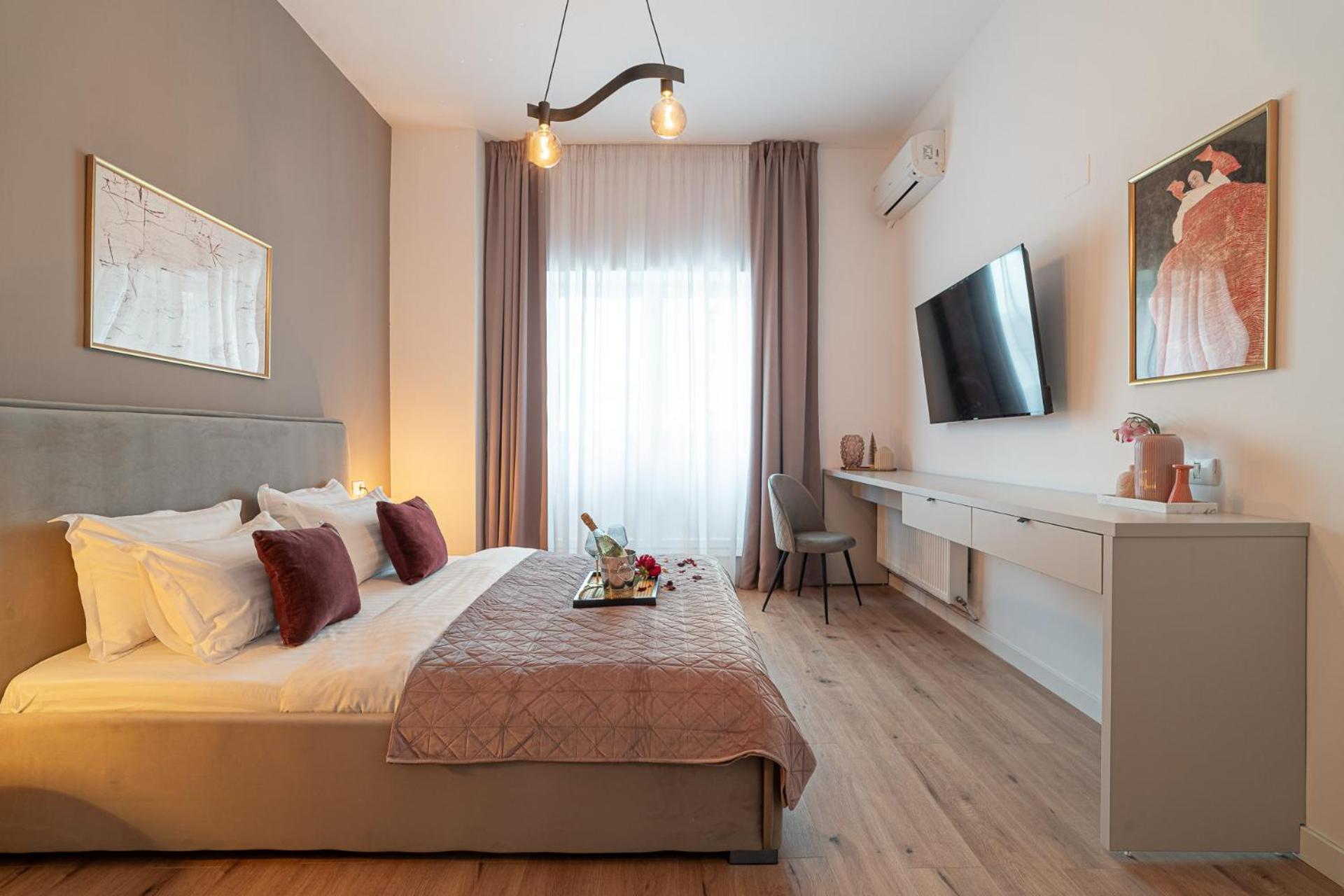 Loggia & Luxe 5Br Penthouse In Universitatii Area 布加勒斯特 外观 照片