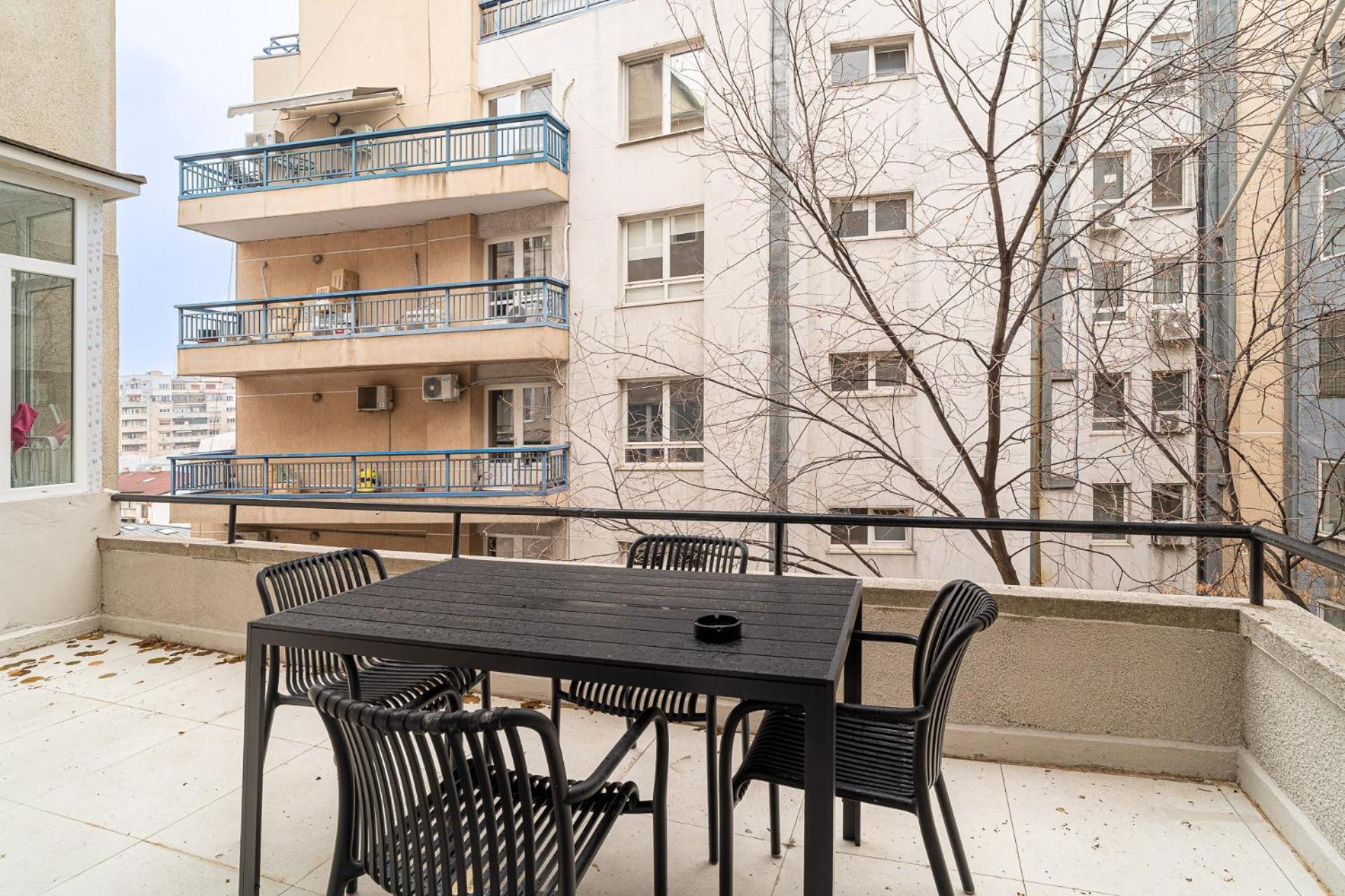 Loggia & Luxe 5Br Penthouse In Universitatii Area 布加勒斯特 外观 照片